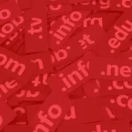 letreros con diferentes dominios de internet, marketing digital